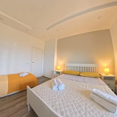 Domus Felix Bed & Breakfast
