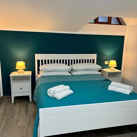 Domus Felix Bed & Breakfast