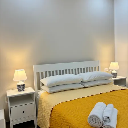 Domus Felix Bed & Breakfast 3*